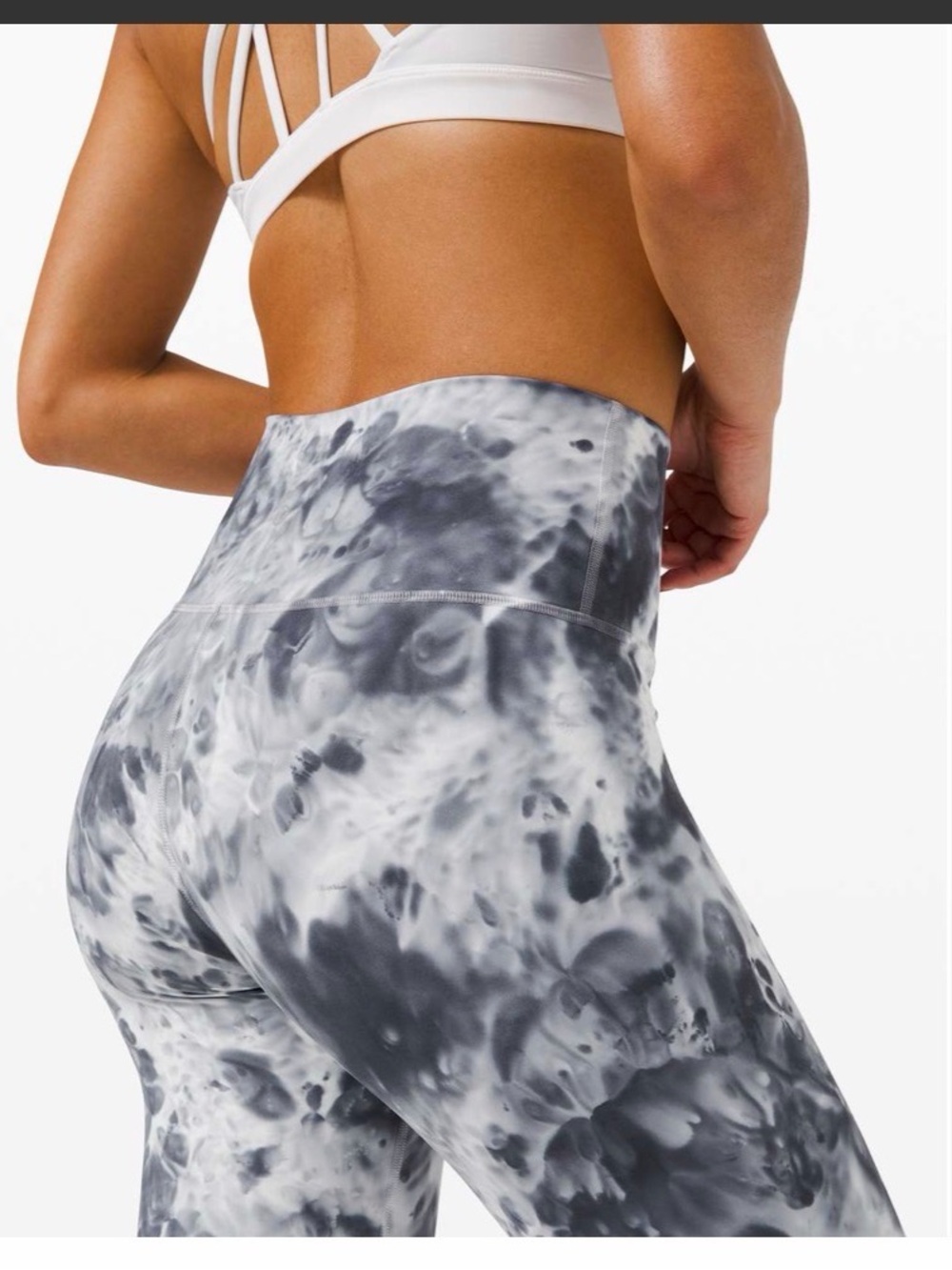 Lululemon leggings 🧘🏽♀️ - Picture 3 of 8